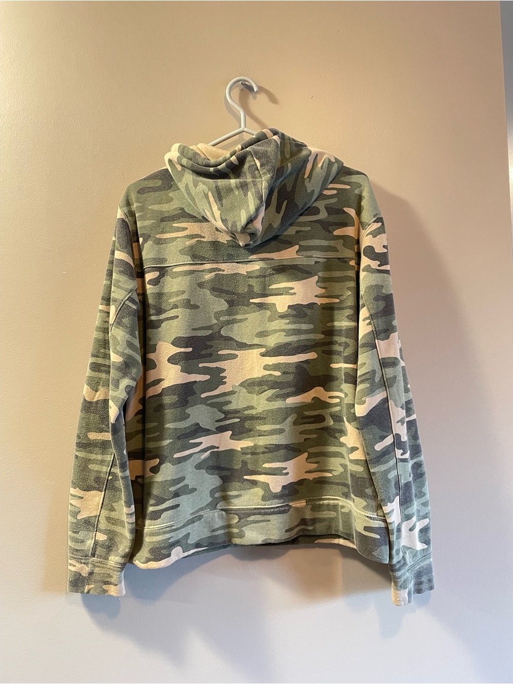 Dickies Men's Camo Hooded Sweatshirt in Green and Tan - Picture 4 of 5